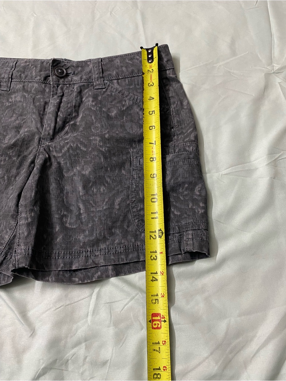 Eddie Bauer Women’s Gray Camo Cargo Shorts Ripstop Size 2 Gorpcore Outdoor - Picture 7 of 7